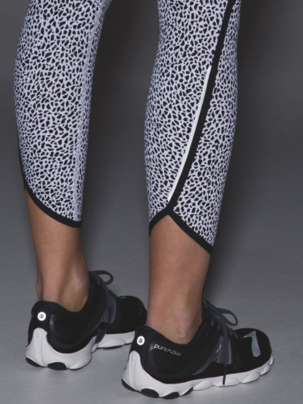 Lululemon / Real Quick Tight / Sz 10